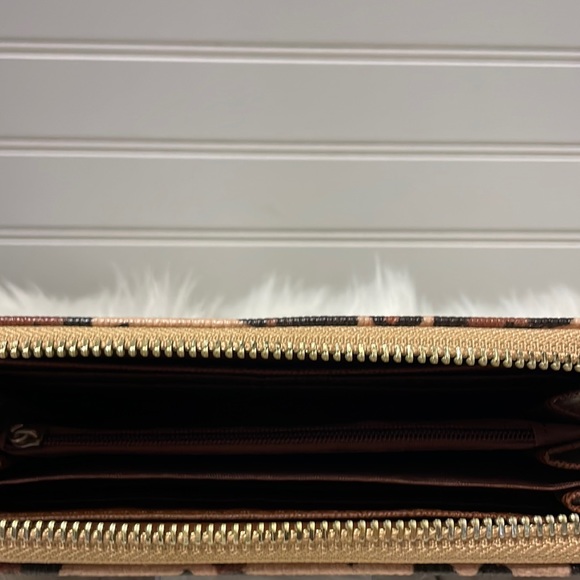 Leopard Vegan Leather Single Zipper Wallet - Picture 8 of 11